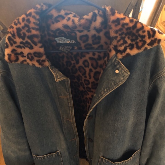 Beautiful leopard print denim jacket for sale!!! - Picture 5 of 8